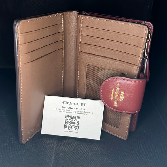 COACH Medium Corner Zip Wallet In Signature Canvas With Wildflower Print🌸 - Picture 3 of 7